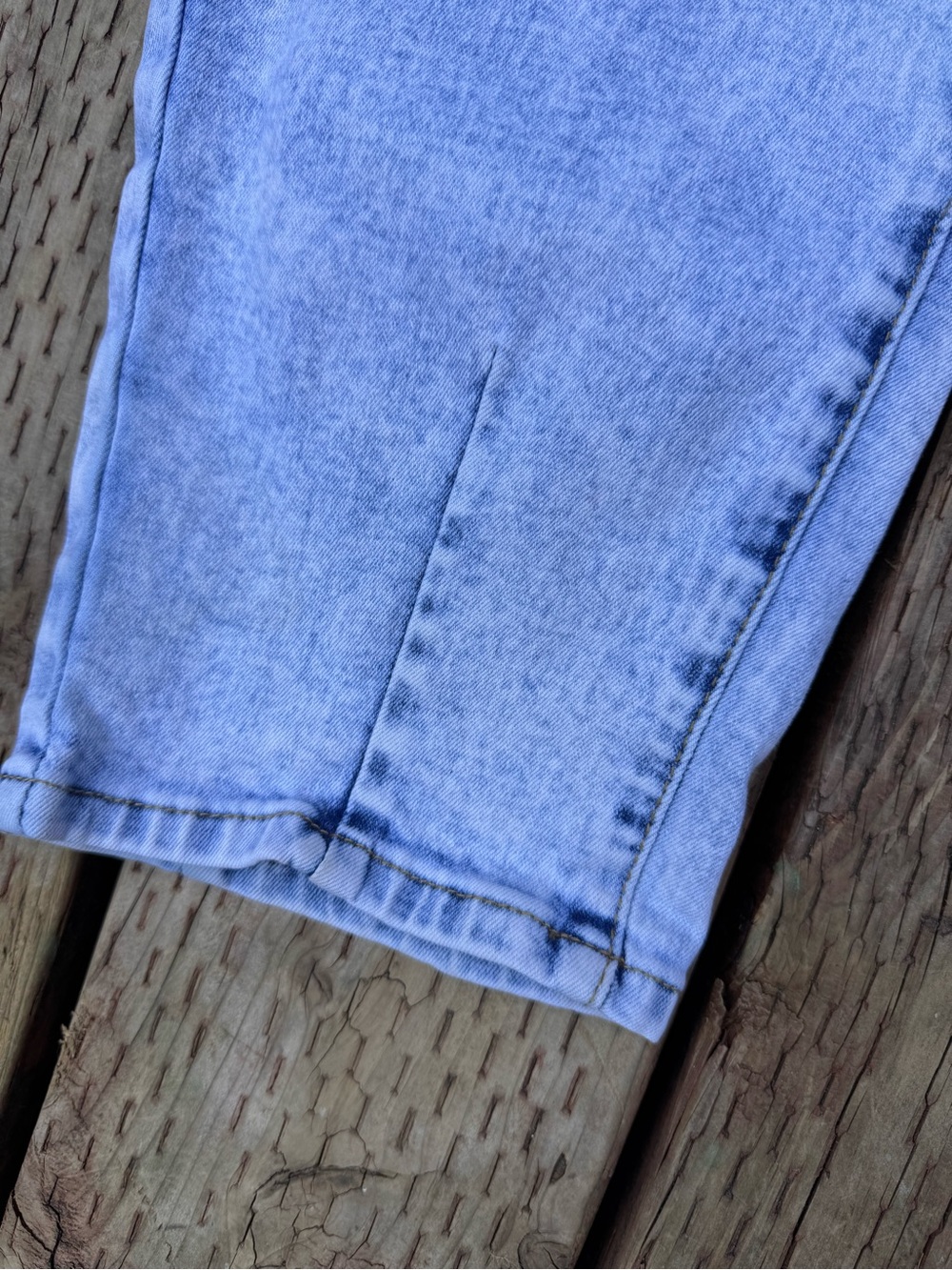 Women's Light Blue Boyfriend Jeans — Relaxed High-Rise Fit - Picture 3 of 5